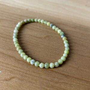 Vintage green jade gemstone stretchy chakra bracelet